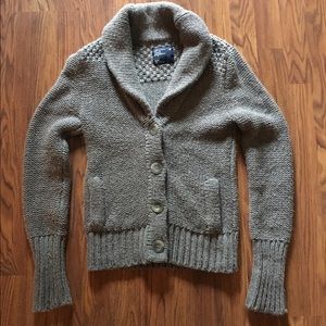 American Eagle Gray Sweater‼️🎉