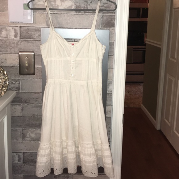 White flare dress
