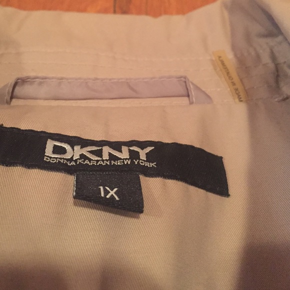 🎈Closet Clearout🎈DKNY Fabulous Pleated Trench - Picture 3 of 4