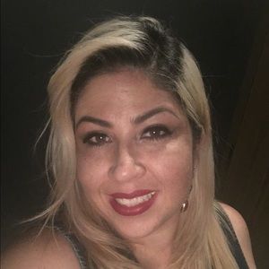 Meet your Posher, Adrianna