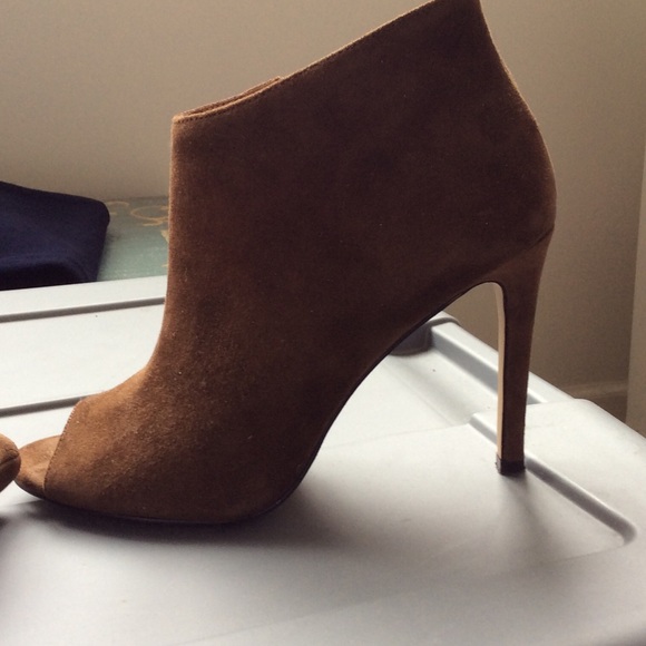 Shoes - Picture 4 of 4