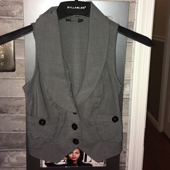 Cropped Vest
