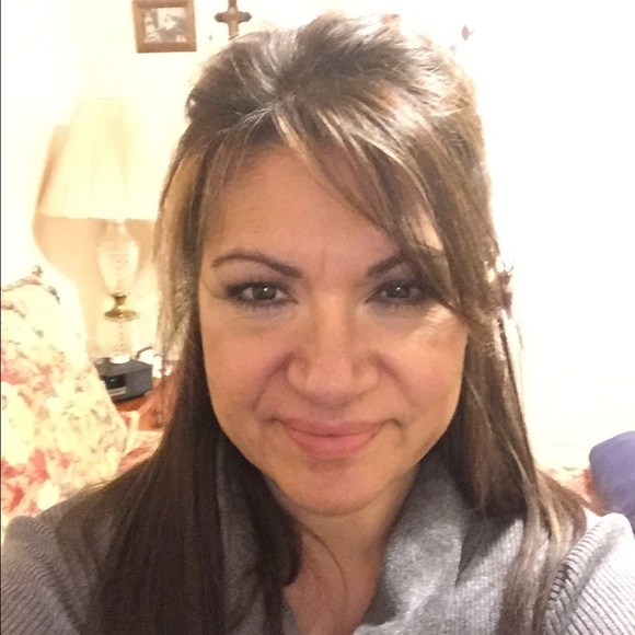 Meet your Posher, Denise