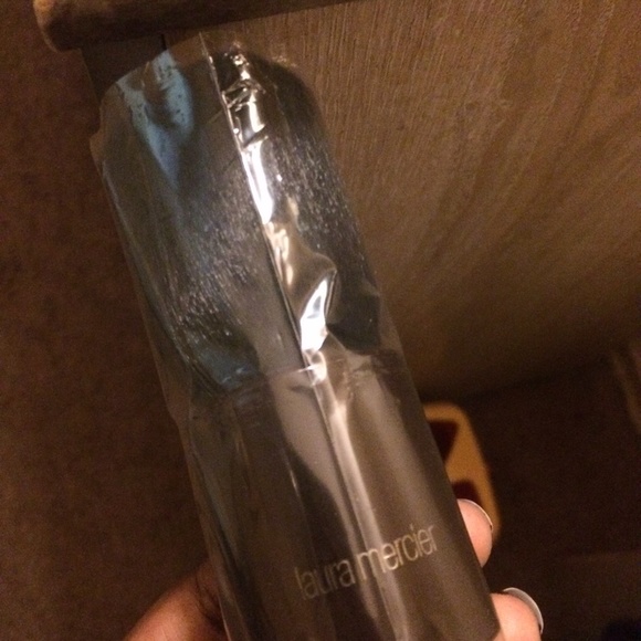 🎀HP PICK💖 Laura Mercier: Bronzing Body Brush - Picture 2 of 3