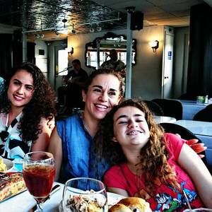 Meet your Posher, Sarahi