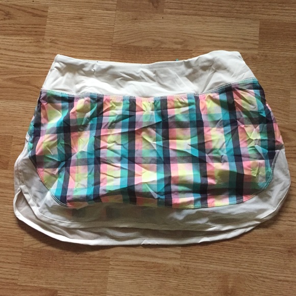Lululemon size 6 skirt with attached shorts