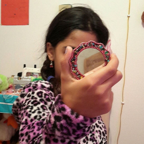 Mear - Picture 3 of 4