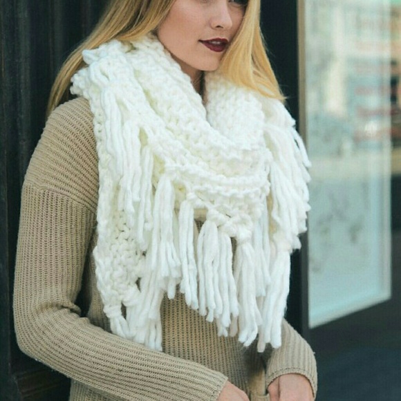 🏵HP🏵 Soft Pink Chunky Cable Knit Scarf, 4 Colors - Picture 3 of 4