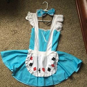 Alice in wonderland costume