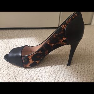 Louise et Cie pumps with leopard print detail