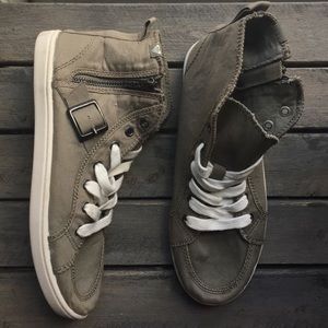 Roxy Converse-Style Shoes