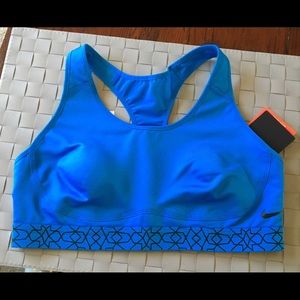 NWT Nike Pro Fierce Starglass Sports Bra