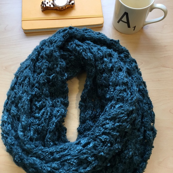 Steve Madden teal scarf NWT