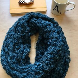 Steve Madden teal scarf NWT