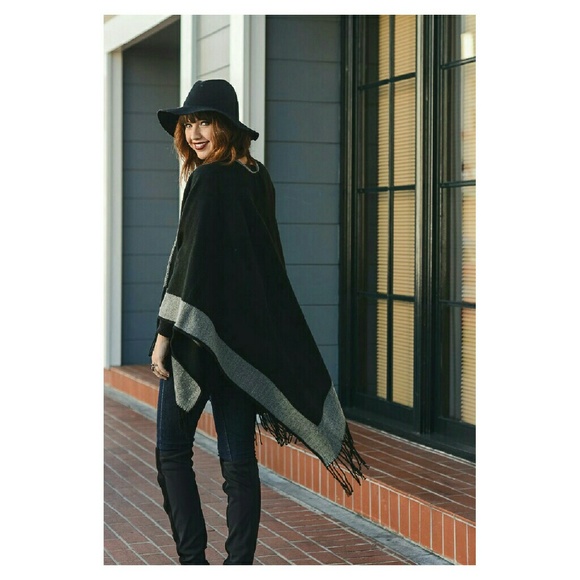 //SALE//  Black & Gray Reversibe Colorblock Poncho - Picture 4 of 4