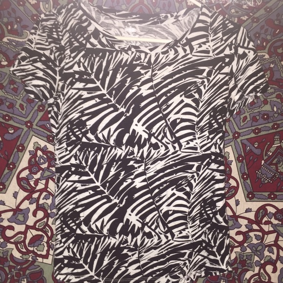 Old Navy palm leaf  T-shirt