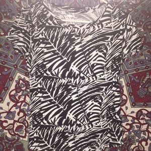 Old Navy palm leaf  T-shirt