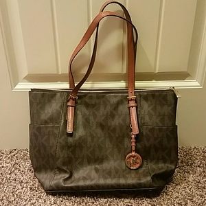 Michael Kors medium tote bag.