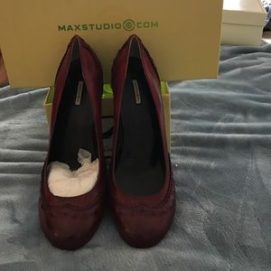 Max Studio Darby Pumps