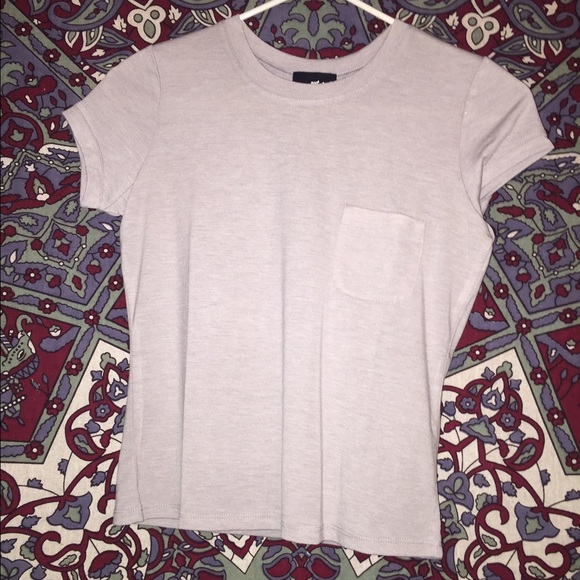 super cute light gray top