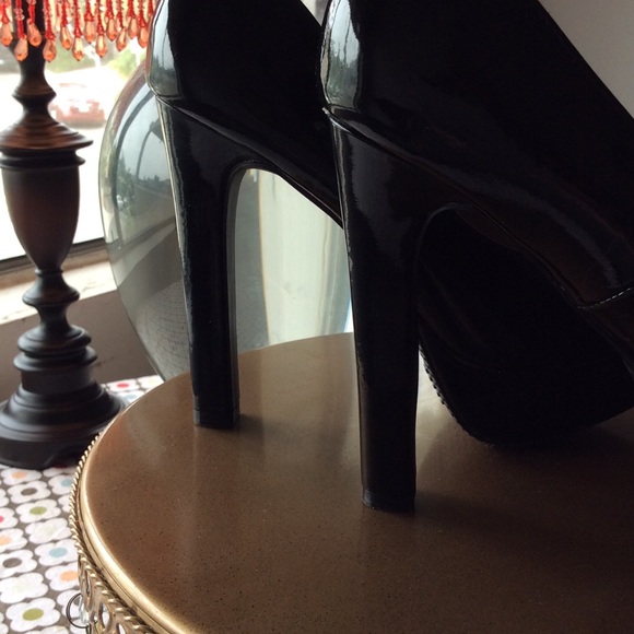 Extra pics of black heels - Picture 3 of 4