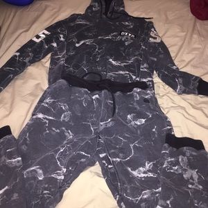 10 Deep Sweat Suit