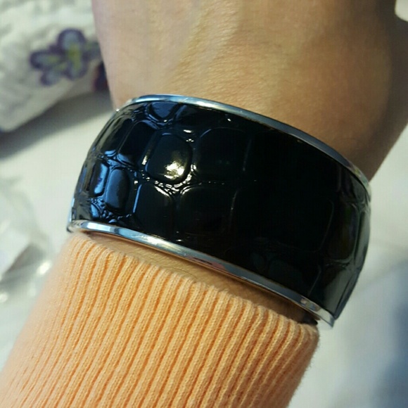 Leather bracelet