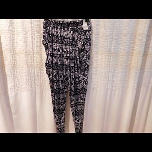 Tilly's Joggers - brand-new !