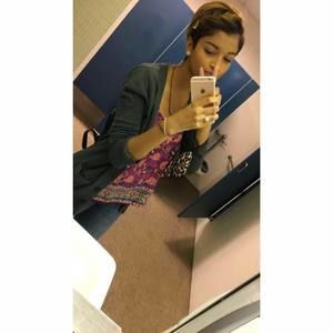 Meet your Posher, Mia