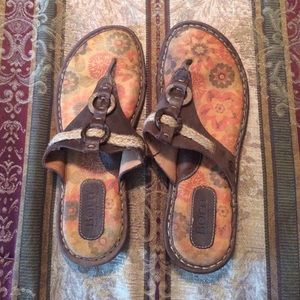 Born sandals