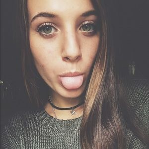 Meet your Posher, Chloe