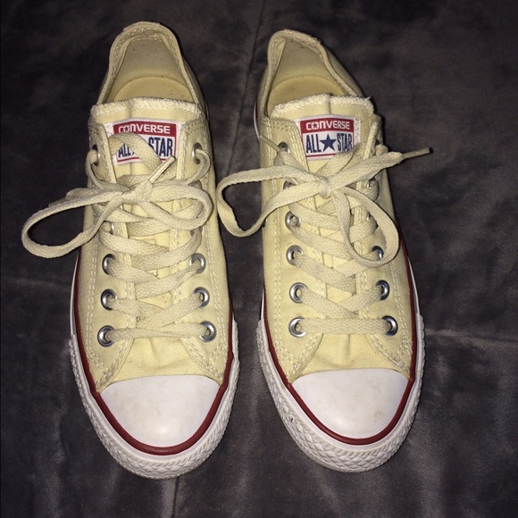 Low top Converse Chuck Taylors
