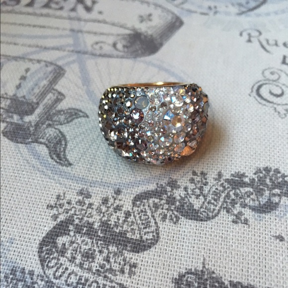 Swarovski authentic gold Chic Ring 55
