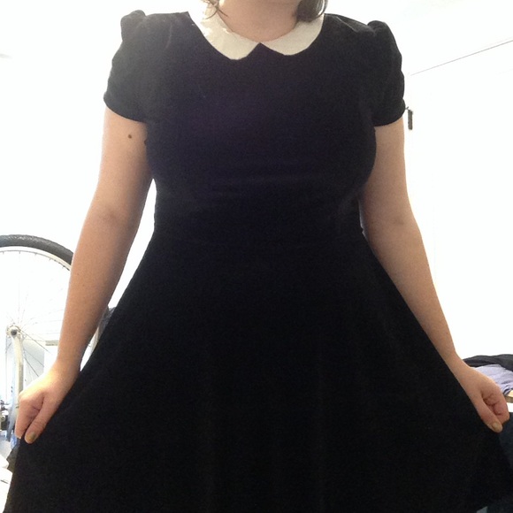 Adorable collared vintage style dress