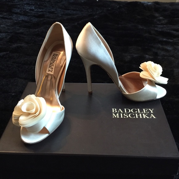 Badgley mischka shoes Size 6