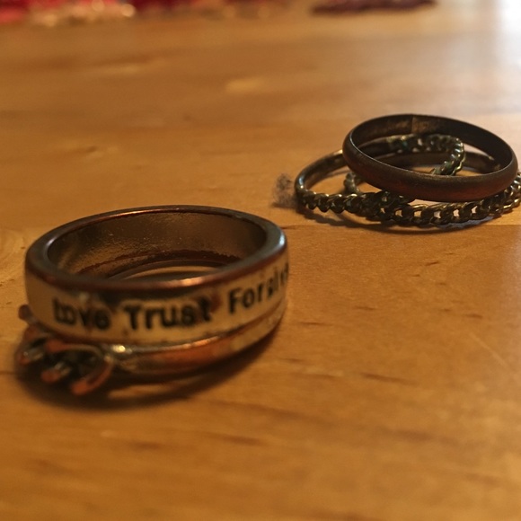 Five stack ring set. - Picture 2 of 3