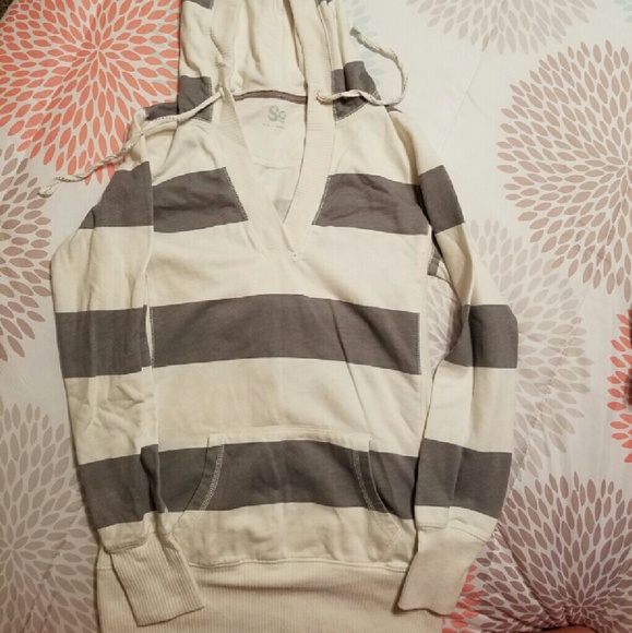 Hoodie w/ strips