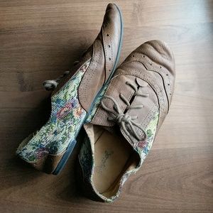 Weekend Sale: Floral Oxfords
