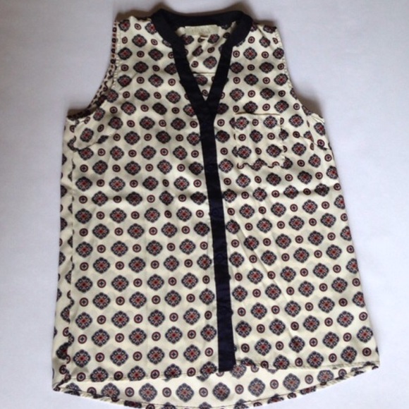 Navy and cream foulard geometric patterned top - Picture 3 of 4