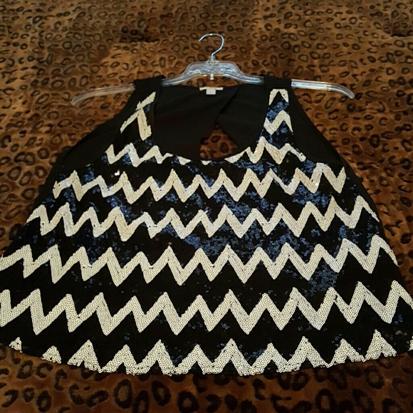 Elegant Black & White Sequin Top!