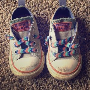 Girls converse