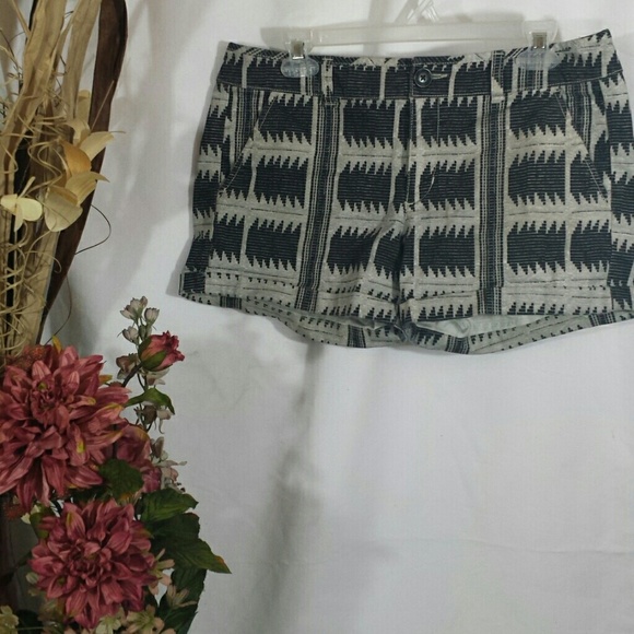 American Eagle Midi style, stretch shorts, size 10