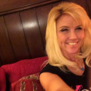 Meet your Posher, Leslie