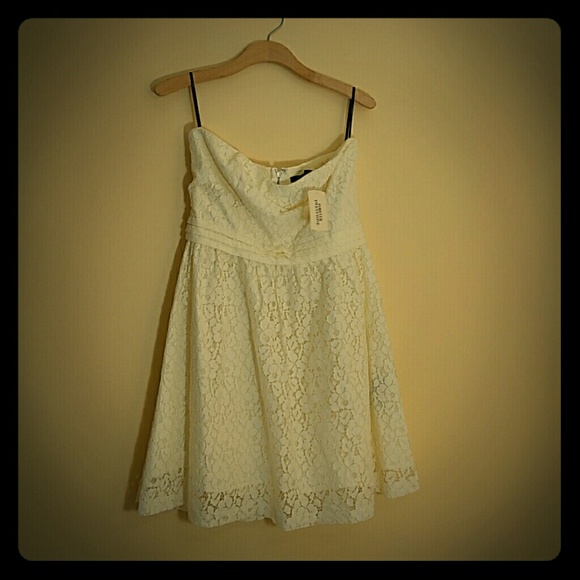 Forever 21 White Strapless Lace Dress