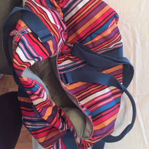 Kipling overnight bag - Picture 3 of 3