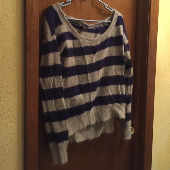 Moda international sweater