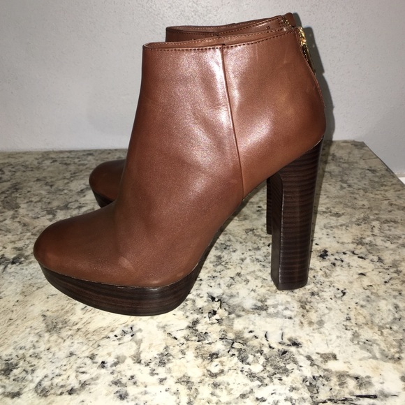 Michael Kors booties - Picture 2 of 4