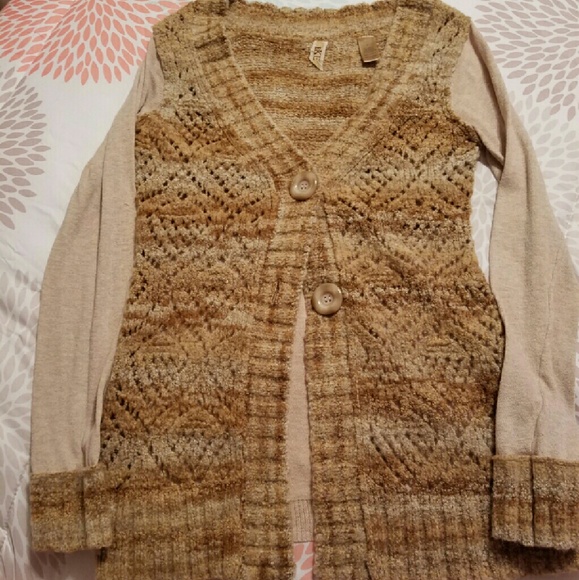 Buckle sweater