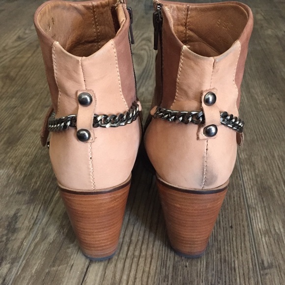 👢SPIRIT Two-Tone Leather Boots 👢 - Picture 4 of 4