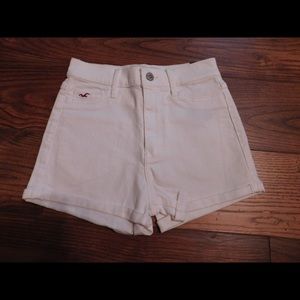 Hollister White Shorts - Brand-New !!!